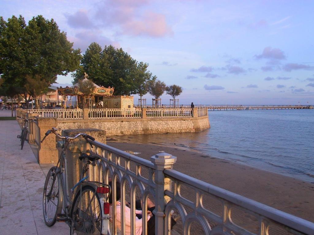 Villa Robert Shumann, A 700 M De La Plage 安德诺莱斯贝恩 客房 照片